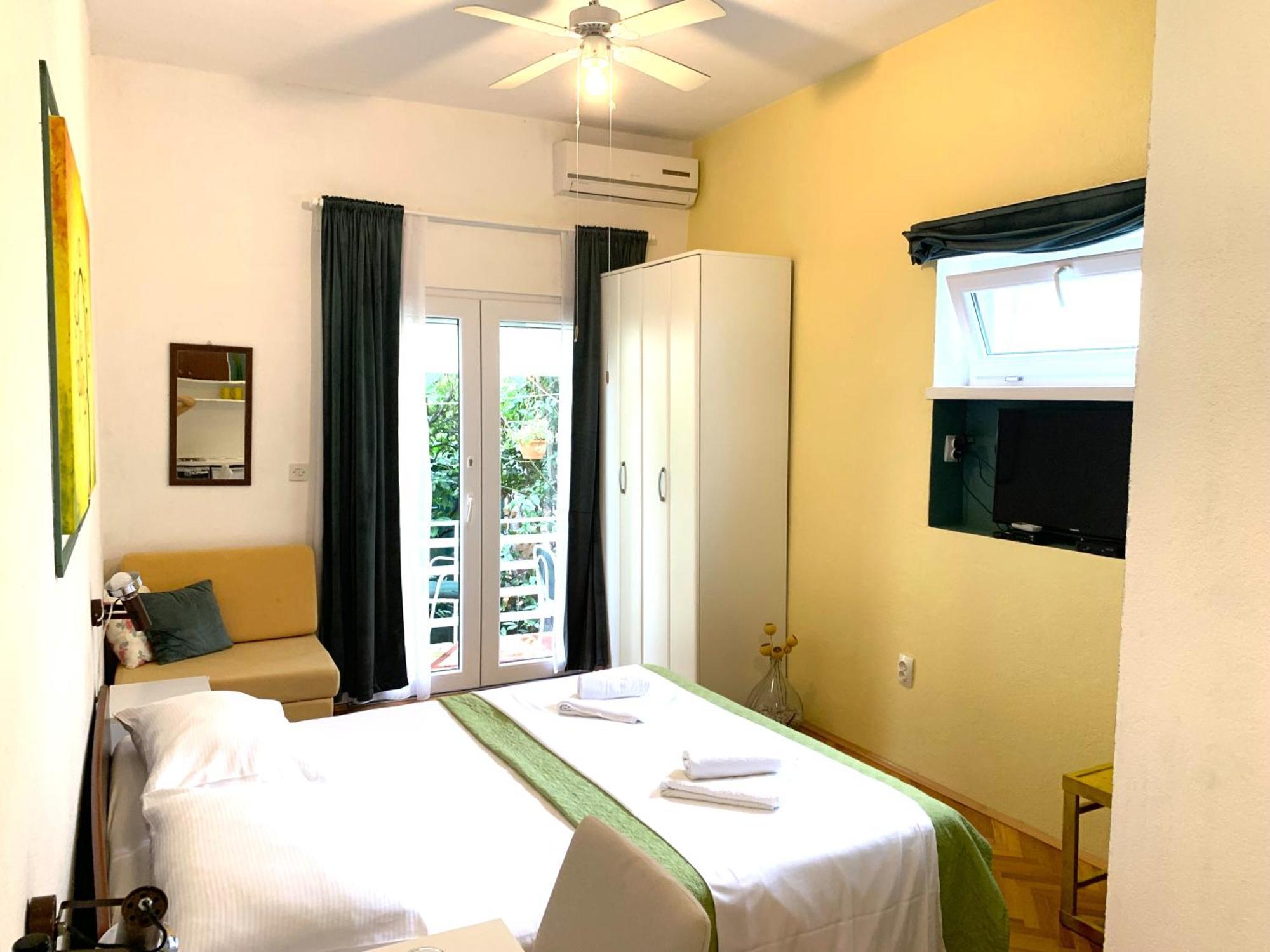 Apartments Garden House Podgora Exterior photo